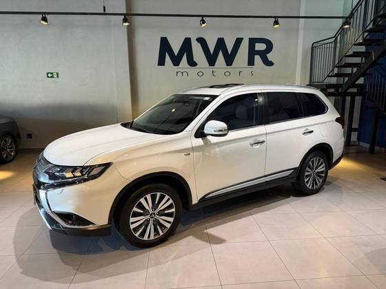 MITSUBISHI OUTLANDER 3.0 MIVEC V6 GASOLINA HPE-S AWD AUTOMÁTICO MITSUBISHI OUTLANDER 3.0 MIVEC V6 GASOLINA HPE-S AWD AUTOMÁTICO